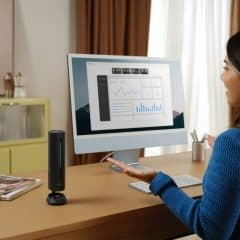 Insta360 Wave Review: A Smart, Thoughtful Speakerphone for People Who Actually Live on Video Calls